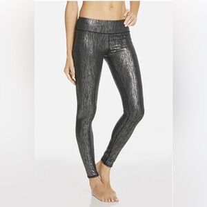 *EUC* Fabletics Women’s S Define PowerHold Mid-Rise Leggings - Silver Icicle